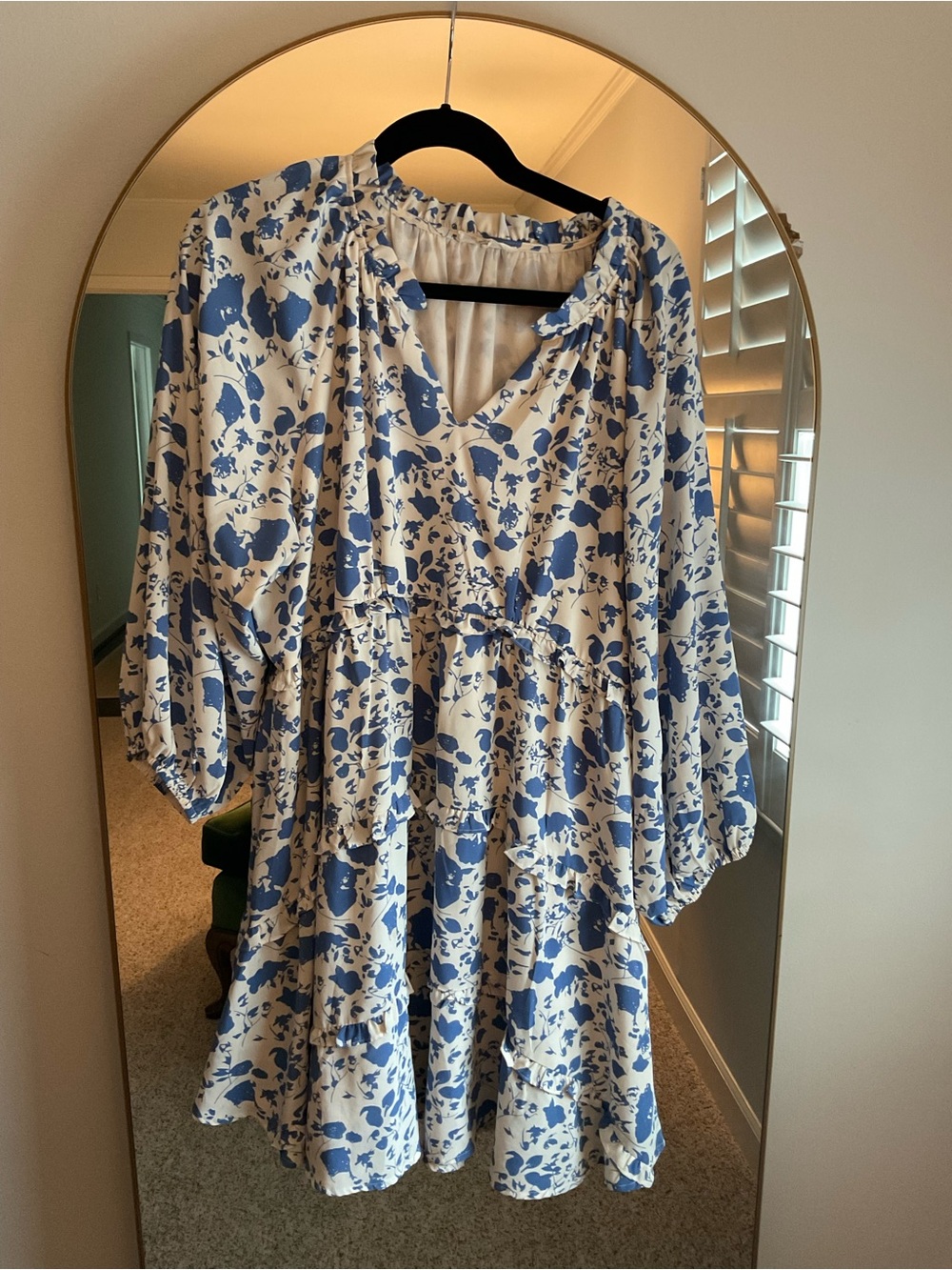 entro Blue Floral White Tiered Long Sleeve Dress